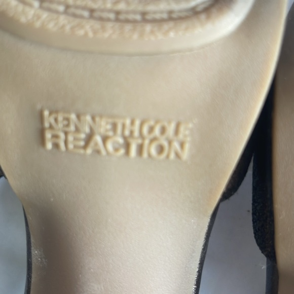 Kenneth Cole Reaction matte gold basketweave sling back sandal w/wood heels. - Picture 8 of 9